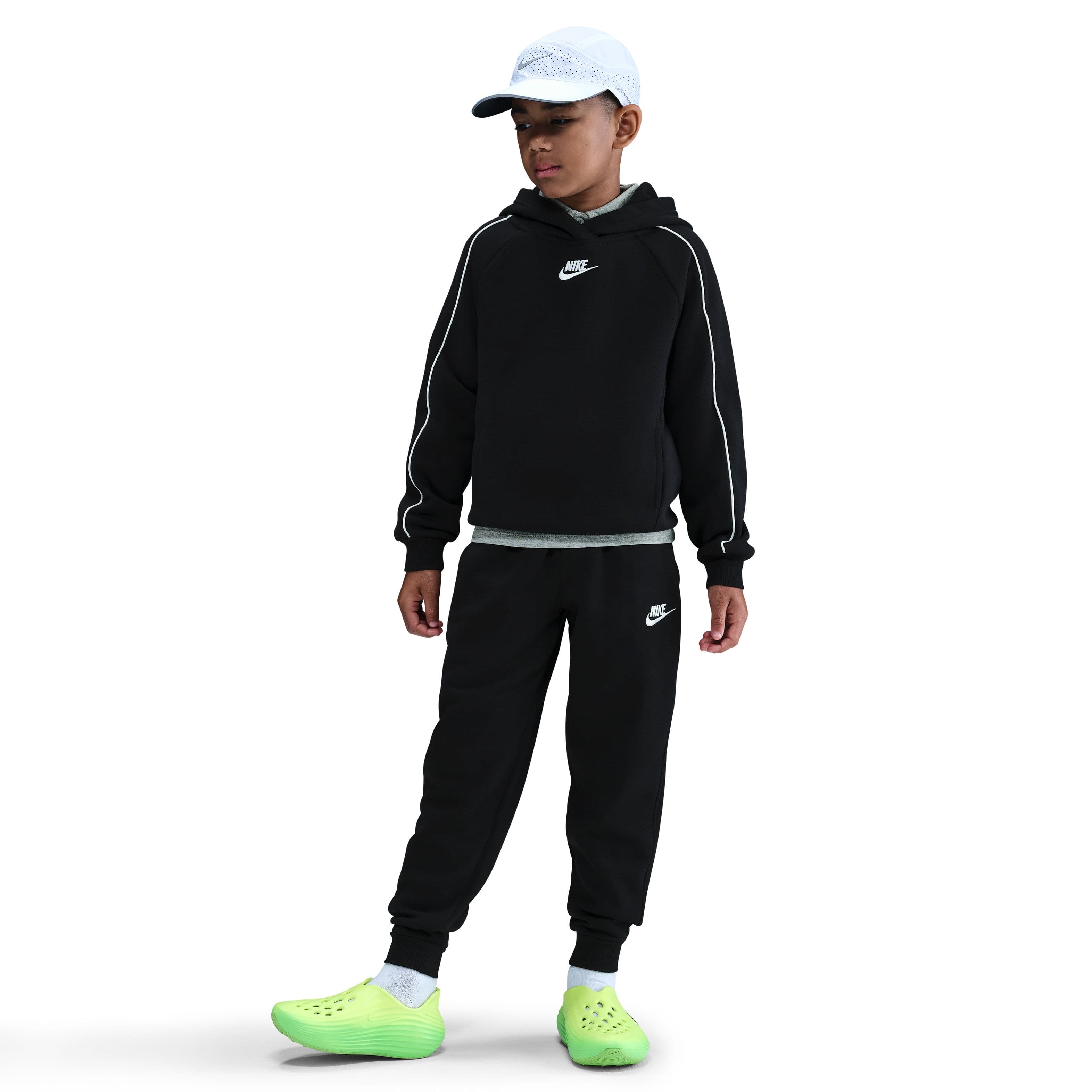 Nike Club Fleece joggingpak met capuchon kids, zwart